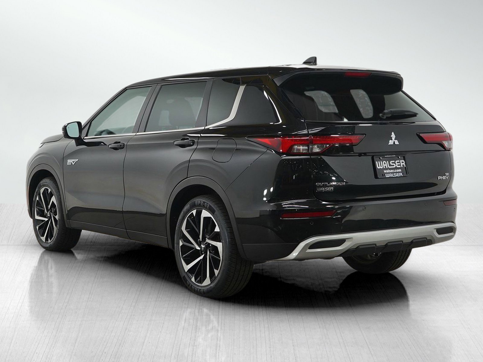 2023 Mitsubishi Outlander PHEV SE photo 3