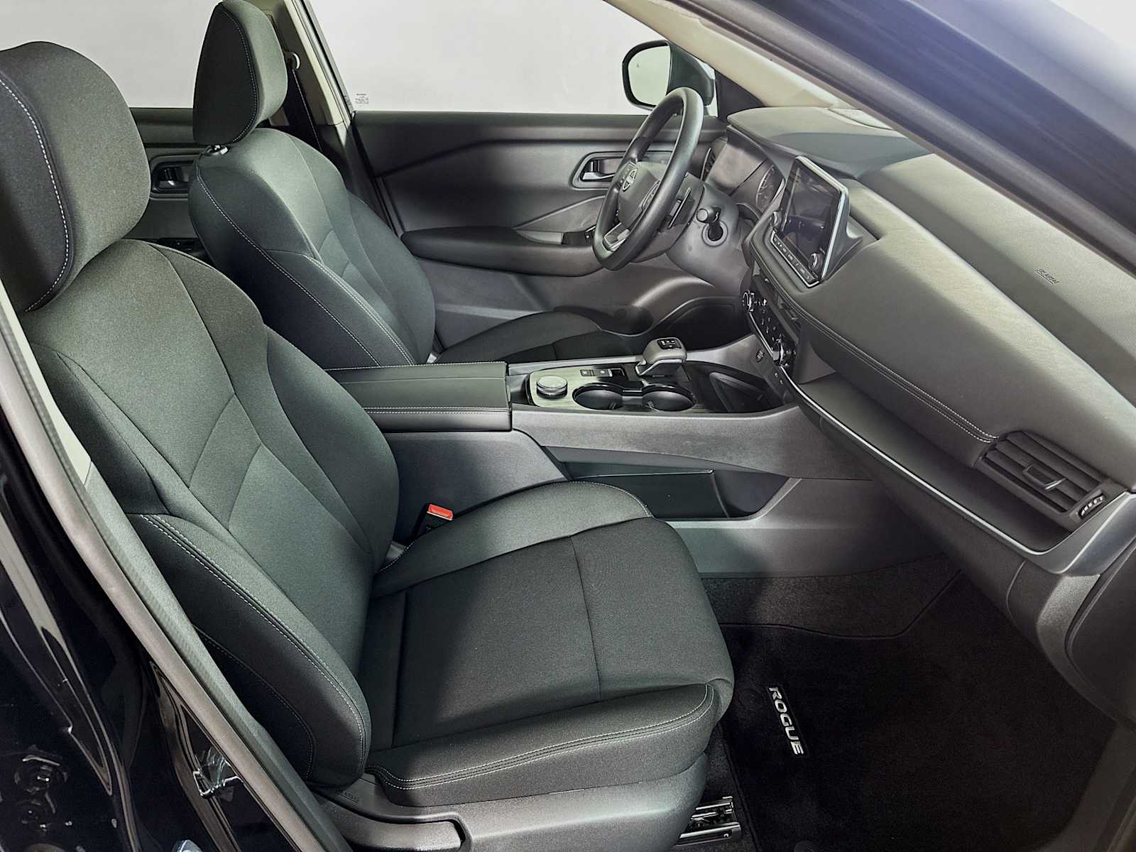 2025 Nissan Rogue S photo 26
