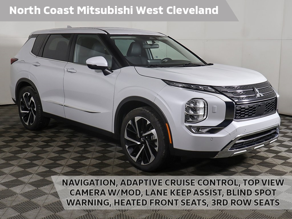 2022 Mitsubishi Outlander SE's photo