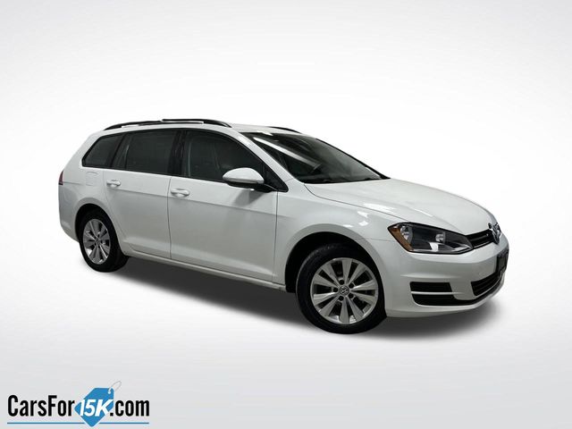 2017 Volkswagen Golf SportWagen S's photo