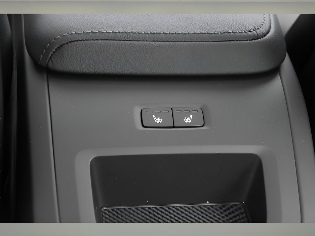 2024 Volvo S60 B5 Core photo 12