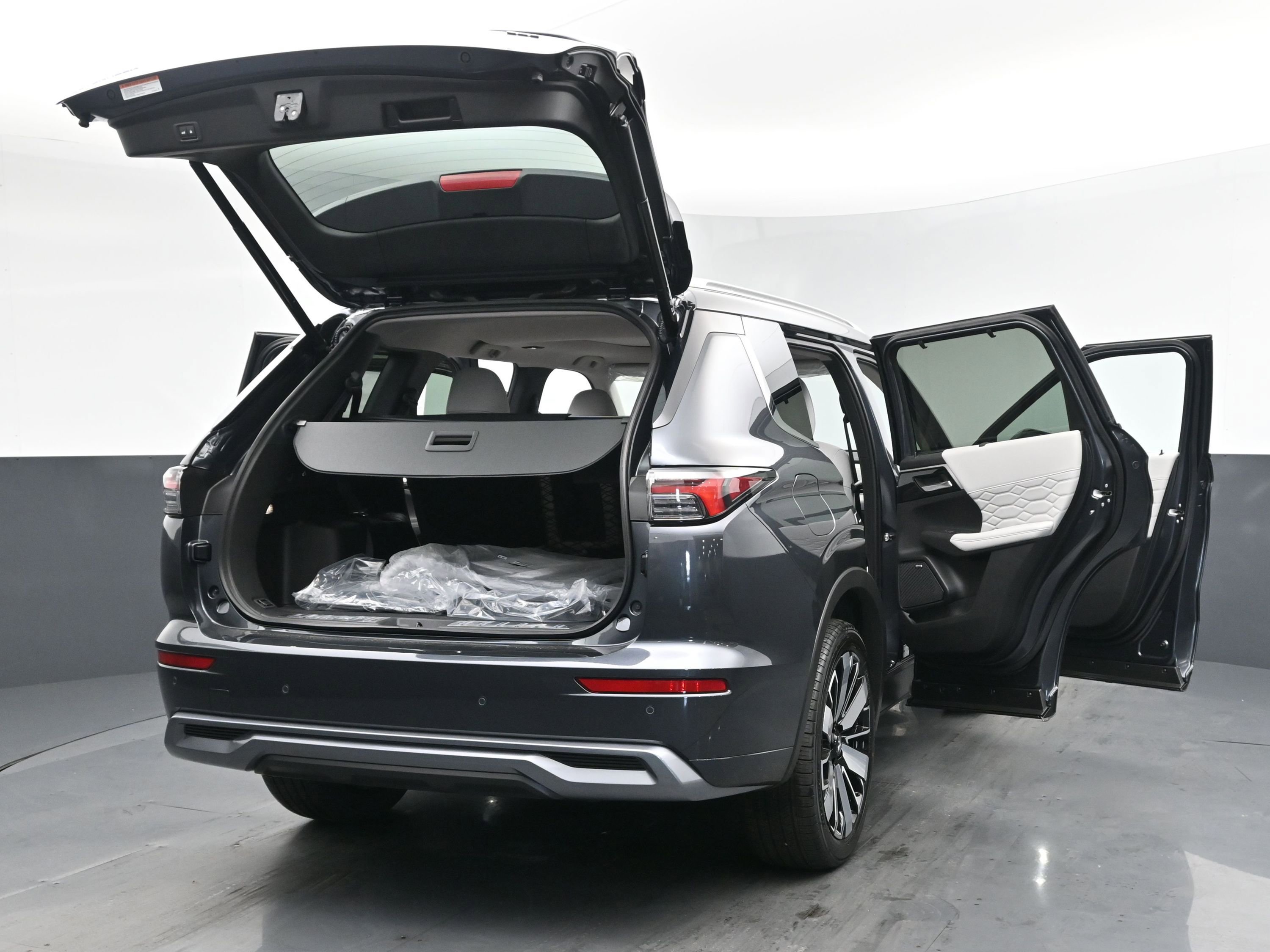 2025 Mitsubishi Outlander SEL photo 30