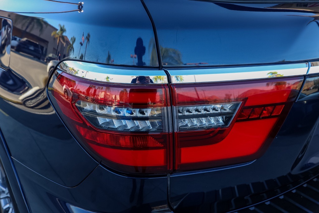 2022 Nissan Armada SL photo 3