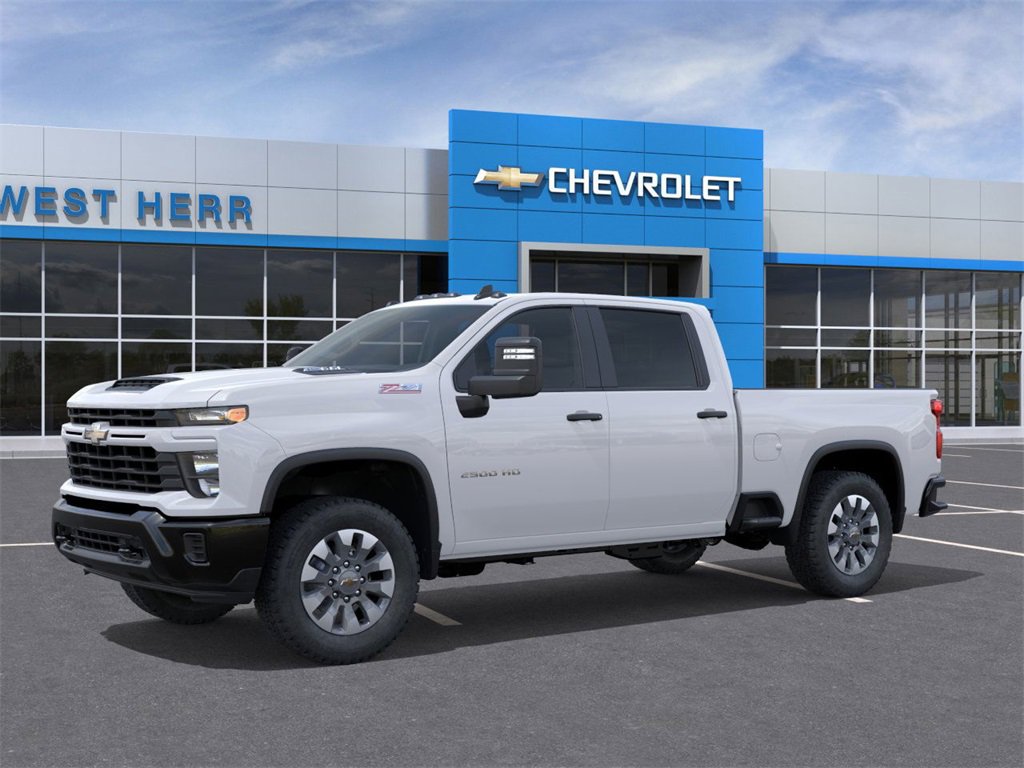 2025 Chevrolet Silverado 2500HD Custom photo 2