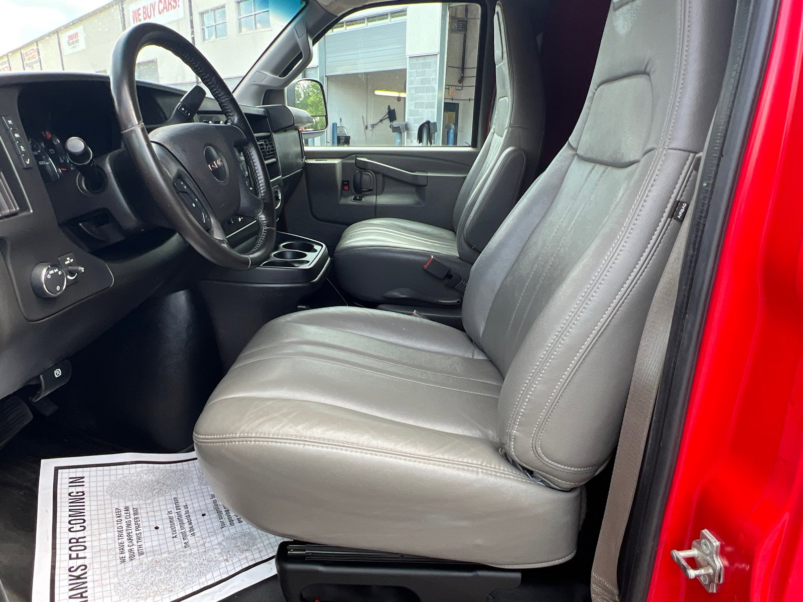 2023 Gmc Savana Cargo 3500 photo 16