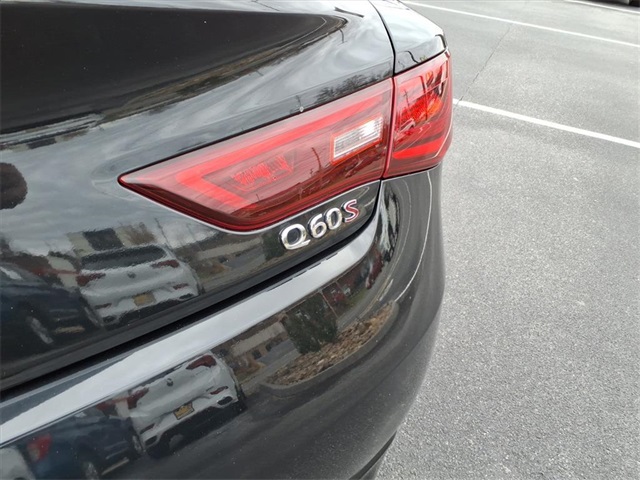 2022 Infiniti Q60 Red Sport 400 photo 4