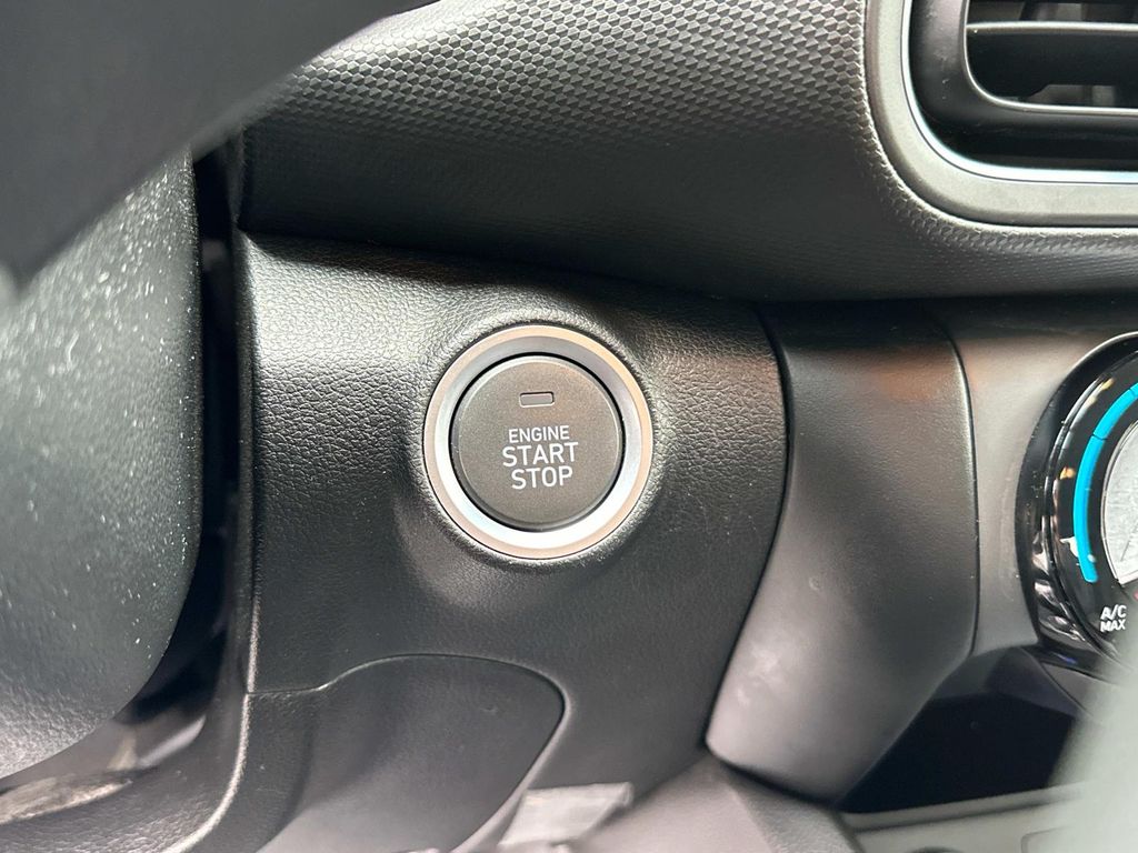 2023 Hyundai Kona SEL photo 42