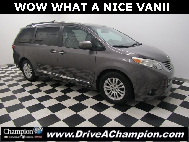 2015 Toyota Sienna's photo