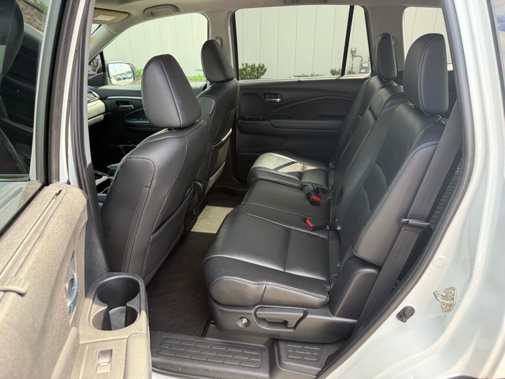 2020 Honda Pilot EX-L photo 12