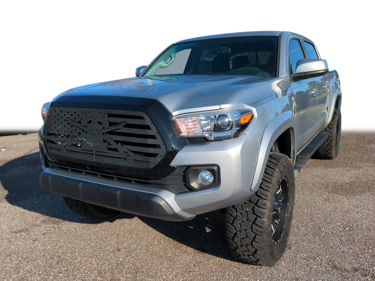 2017 Toyota Tacoma SR5's photo