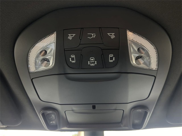 2026 Chrysler Pacifica photo 22