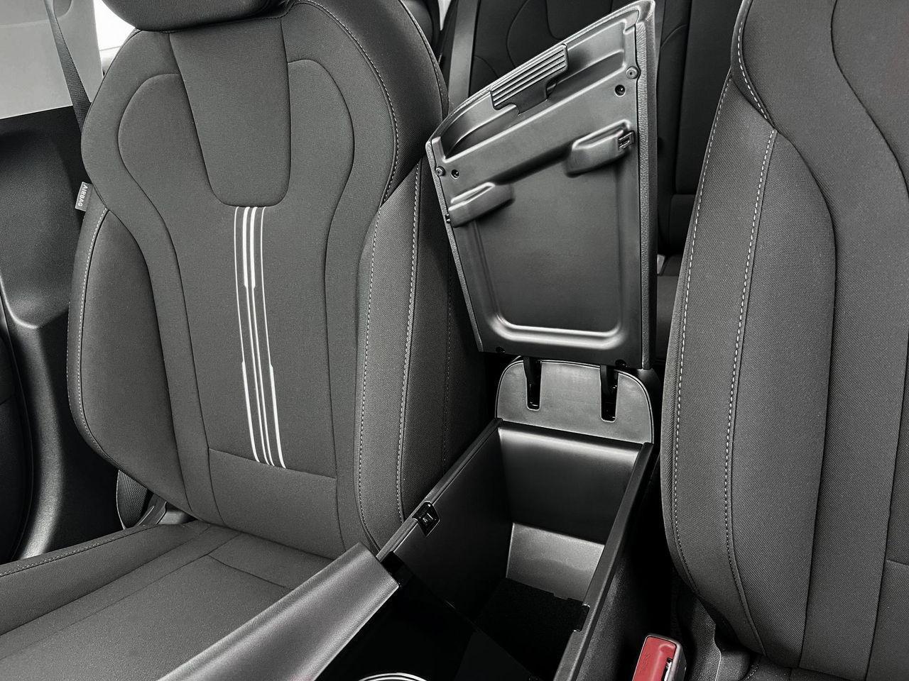 2025 Hyundai Elantra SEL Convenience photo 17