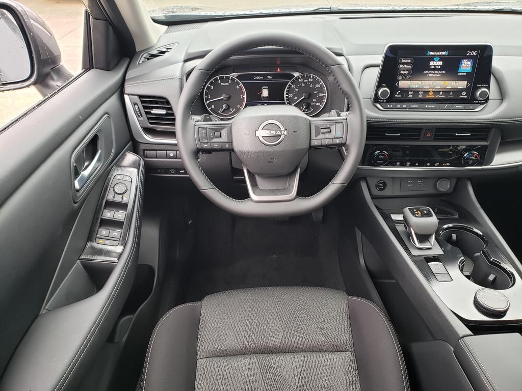 2026 Nissan Rogue SV photo 8