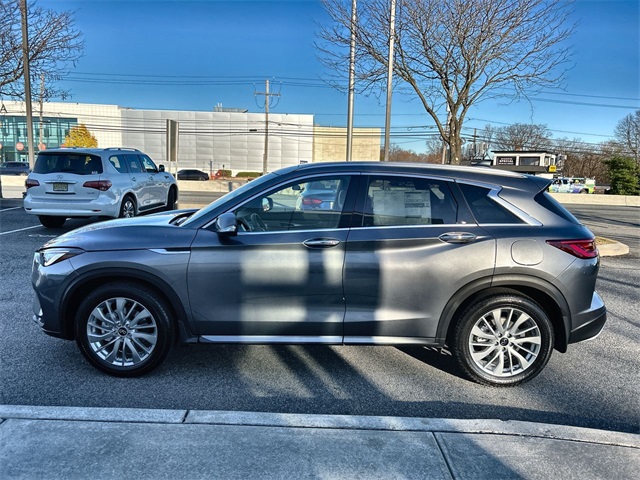 2025 Infiniti QX50 Luxe photo 5