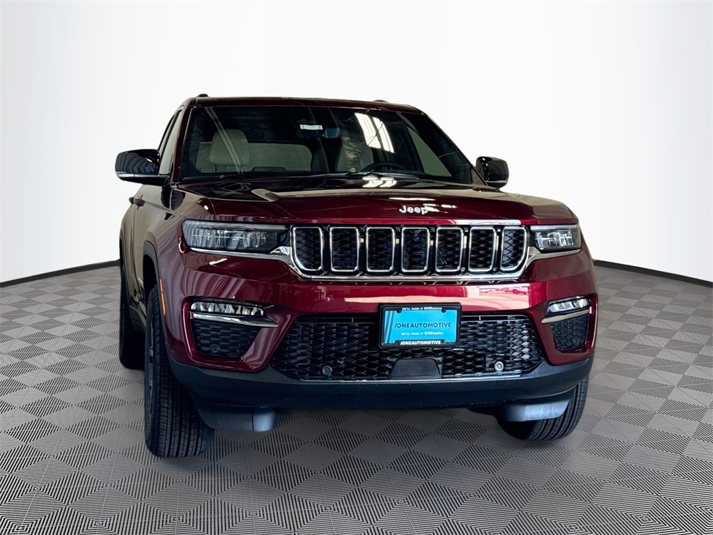 2025 Jeep Grand Cherokee Limited photo 3
