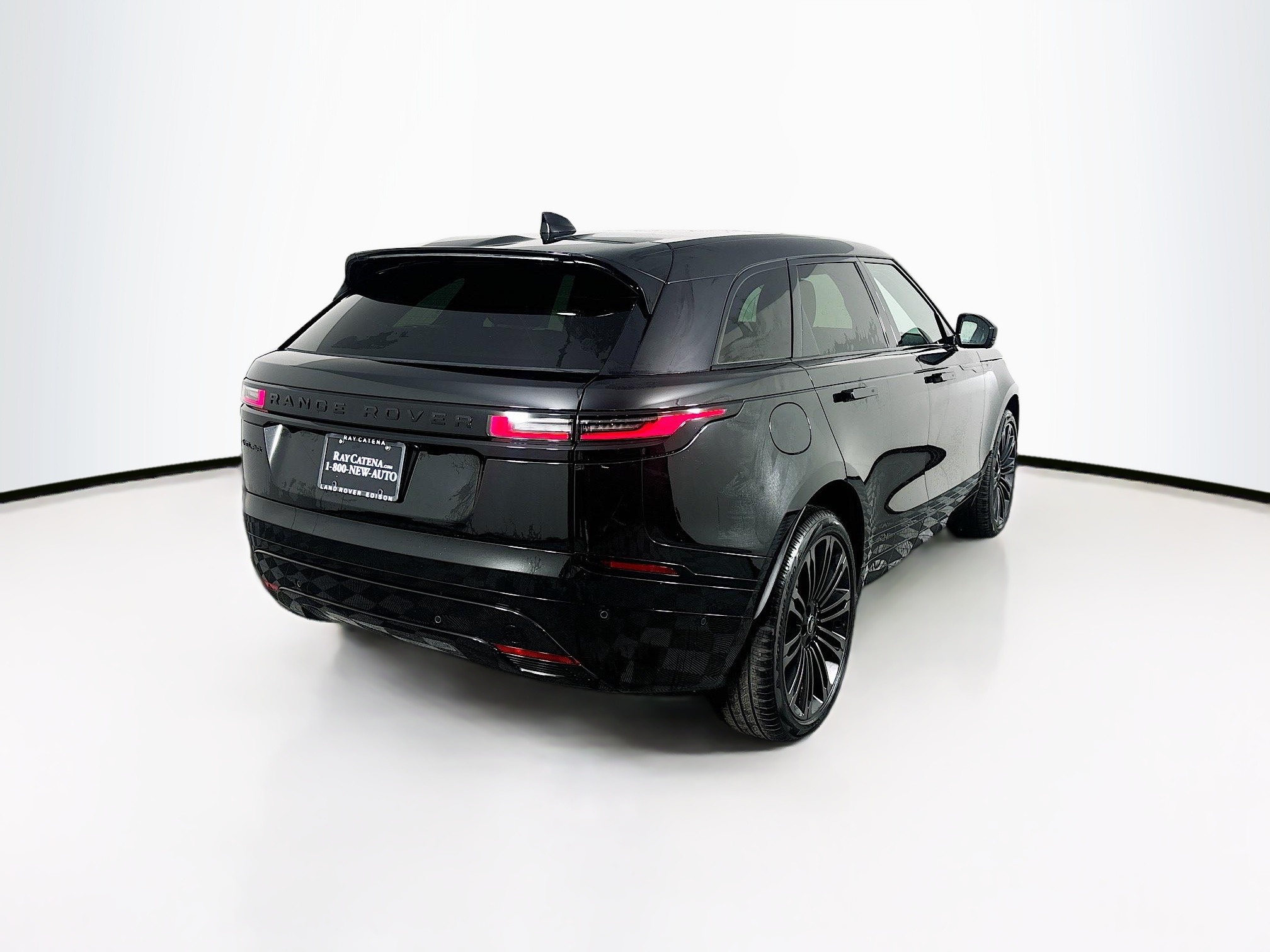 2026 Land Rover Range Rover Velar SE photo 5