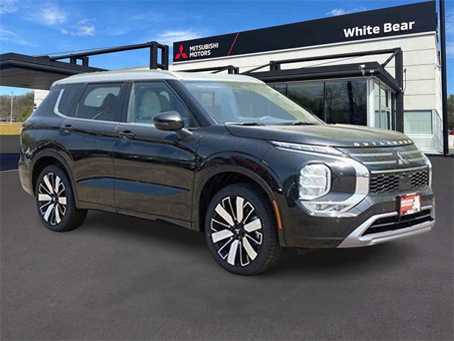 2025 Mitsubishi Outlander SEL Platinum Edition's photo