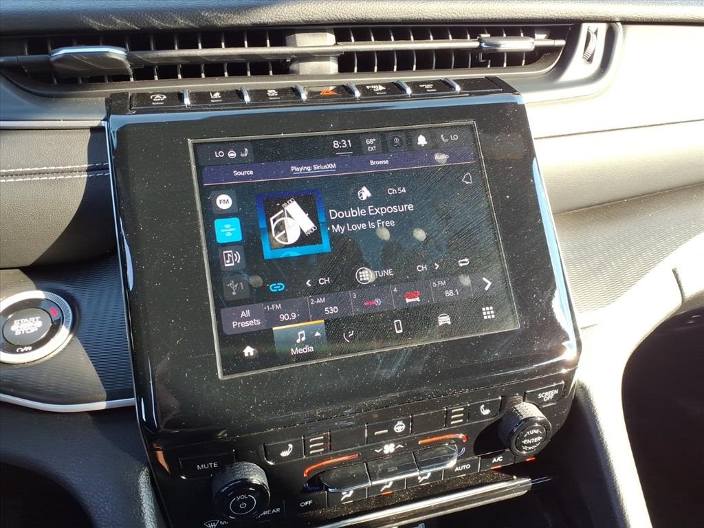 2025 Jeep Grand Cherokee Laredo Altitude photo 12