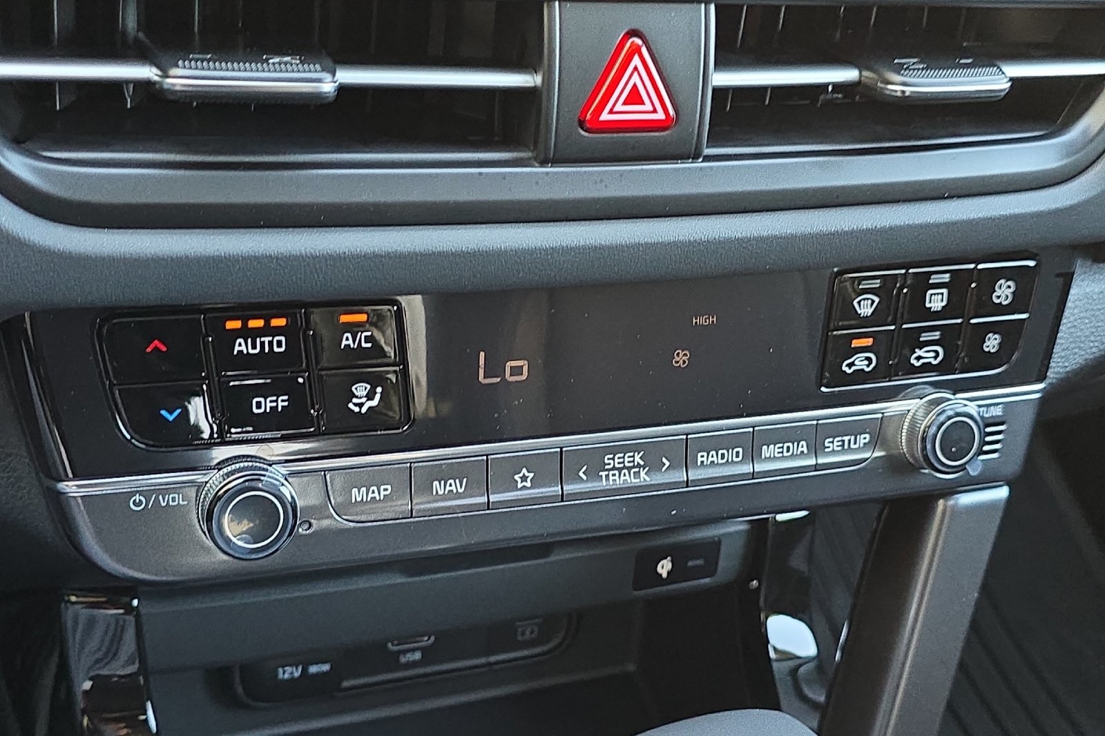 2026 Kia Seltos SX photo 16