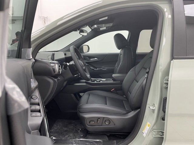 2026 Chevrolet Equinox LT photo 6