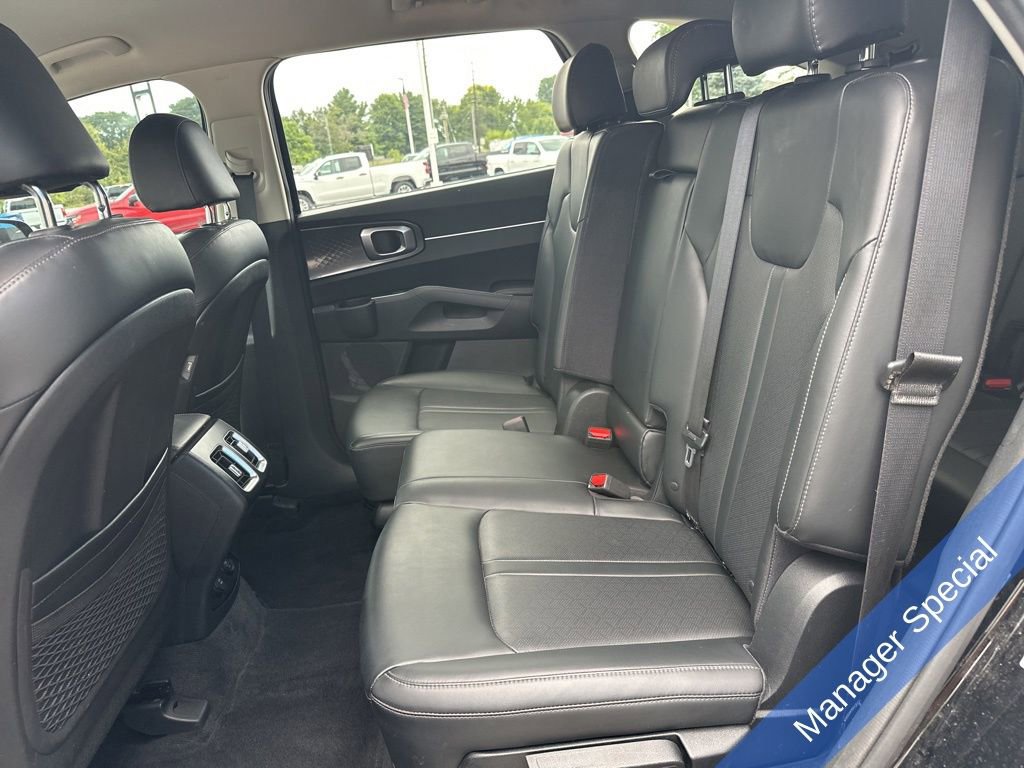 2021 Kia Sorento S photo 11