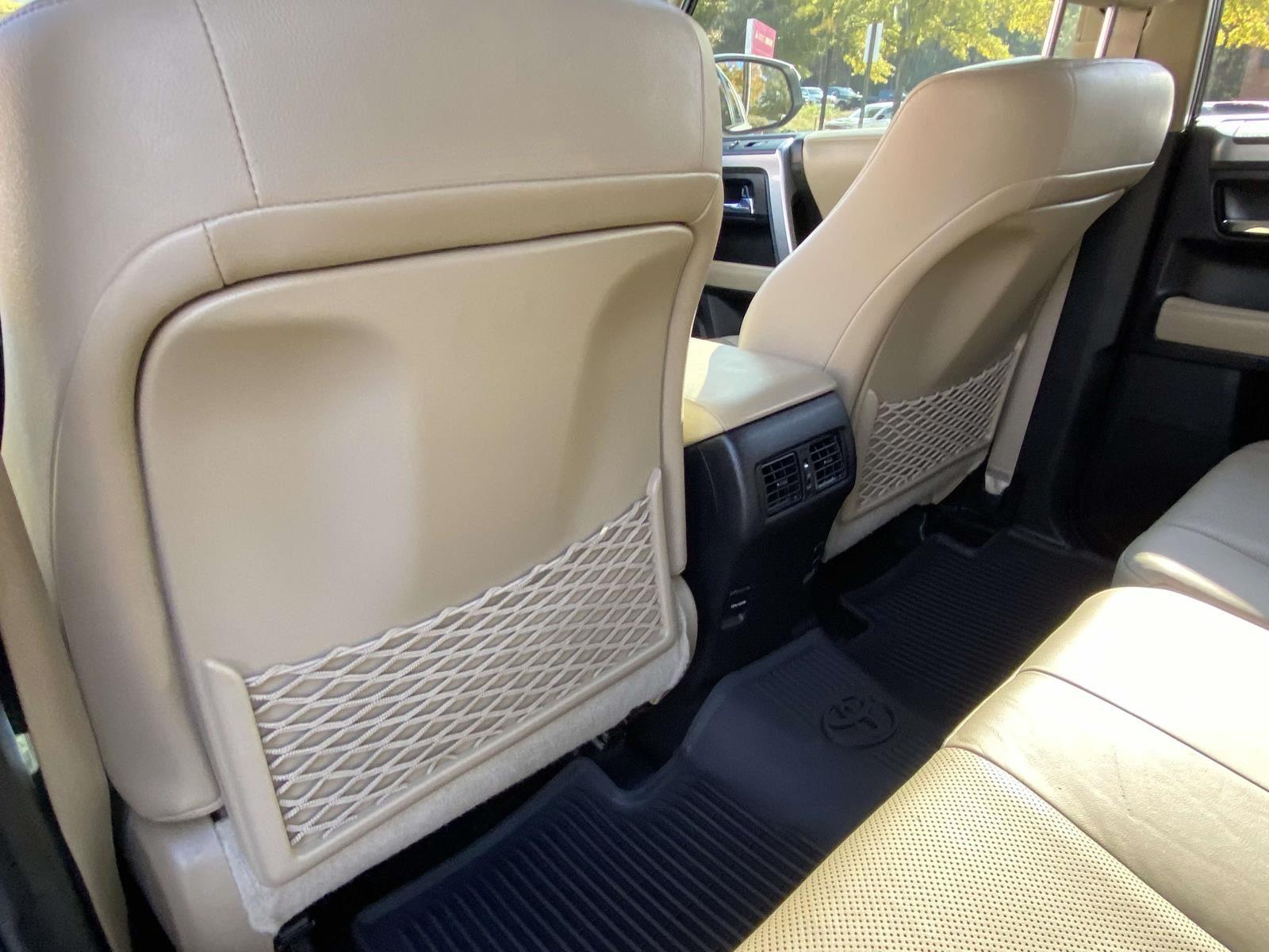 2017 Toyota 4Runner SR5 photo 4