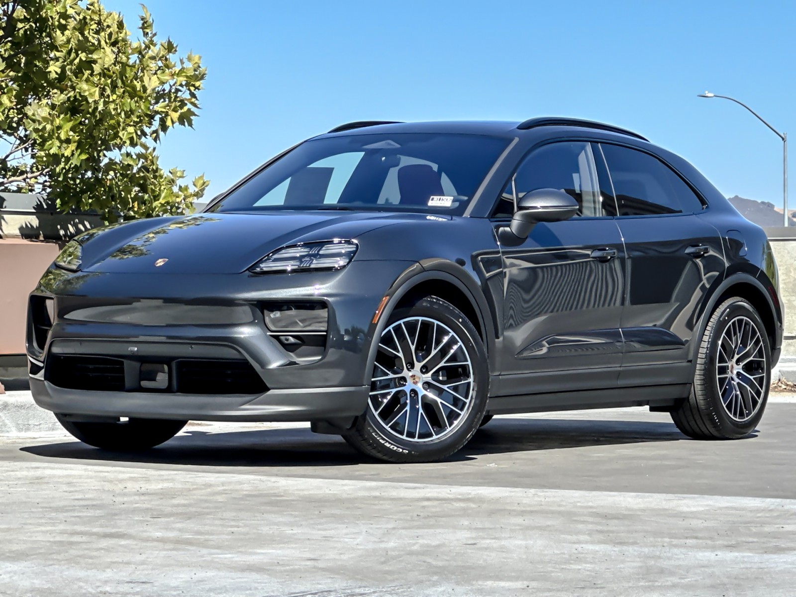 2025 Porsche Macan