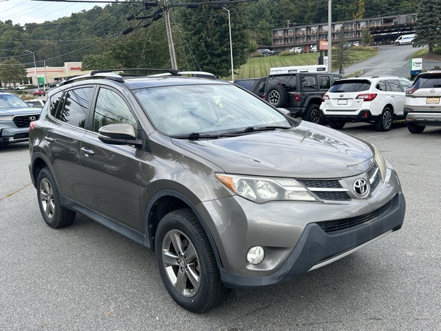 2015 Toyota RAV4 XLE photo 2