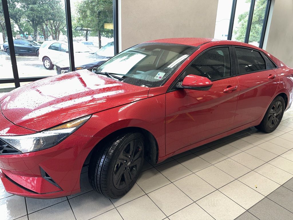 2021 Hyundai Elantra SEL's photo