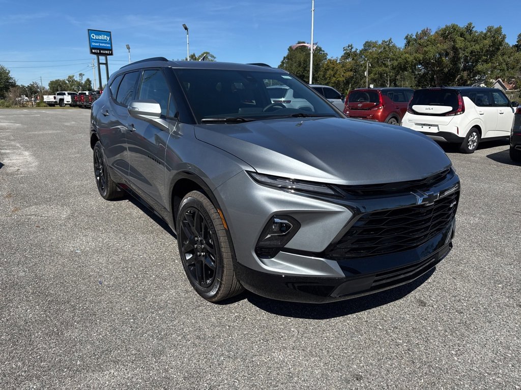 2025 Chevrolet Blazer RS photo 2