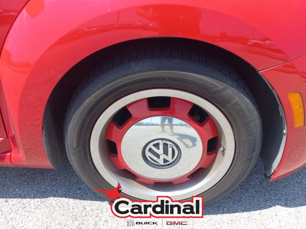 2018 Volkswagen Beetle Convertible S photo 2