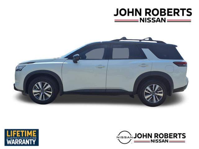2022 Nissan Pathfinder SL photo 2