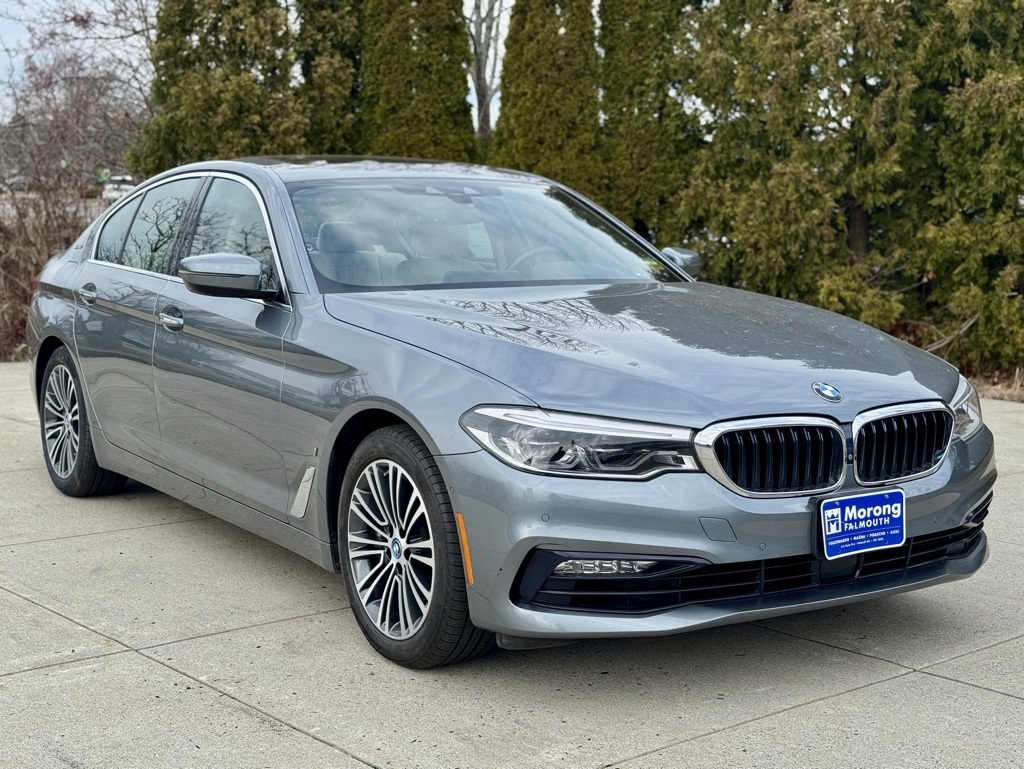 2018 BMW 5 Series 530e's photo