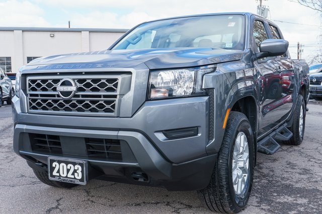 2023 Nissan Frontier SV photo 2