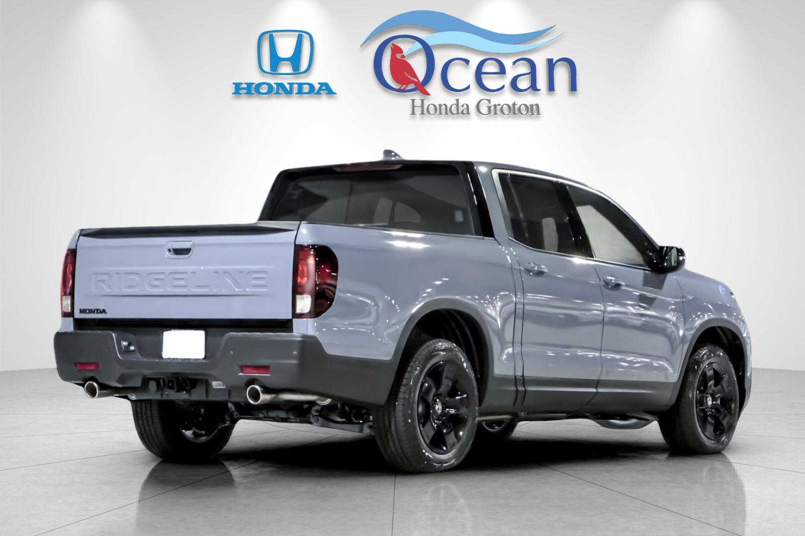 2026 Honda Ridgeline Black Edition photo 4
