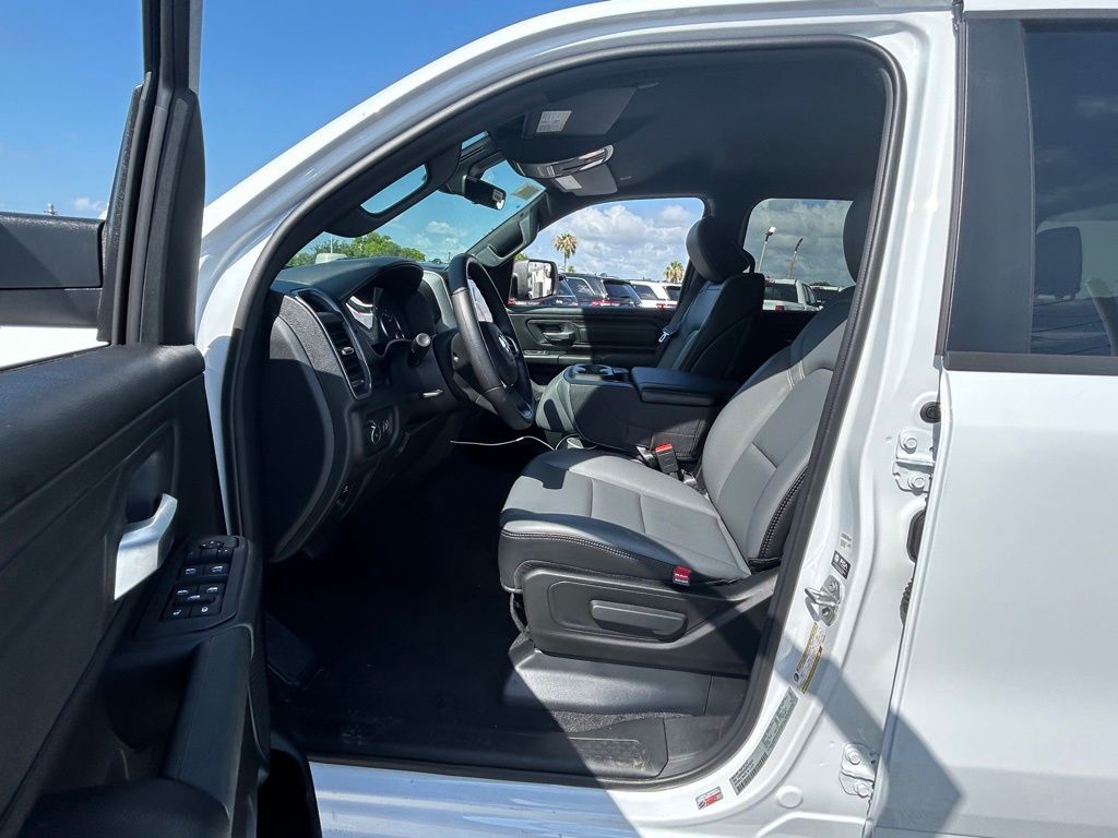 2025 Ram 1500 Tradesman photo 9