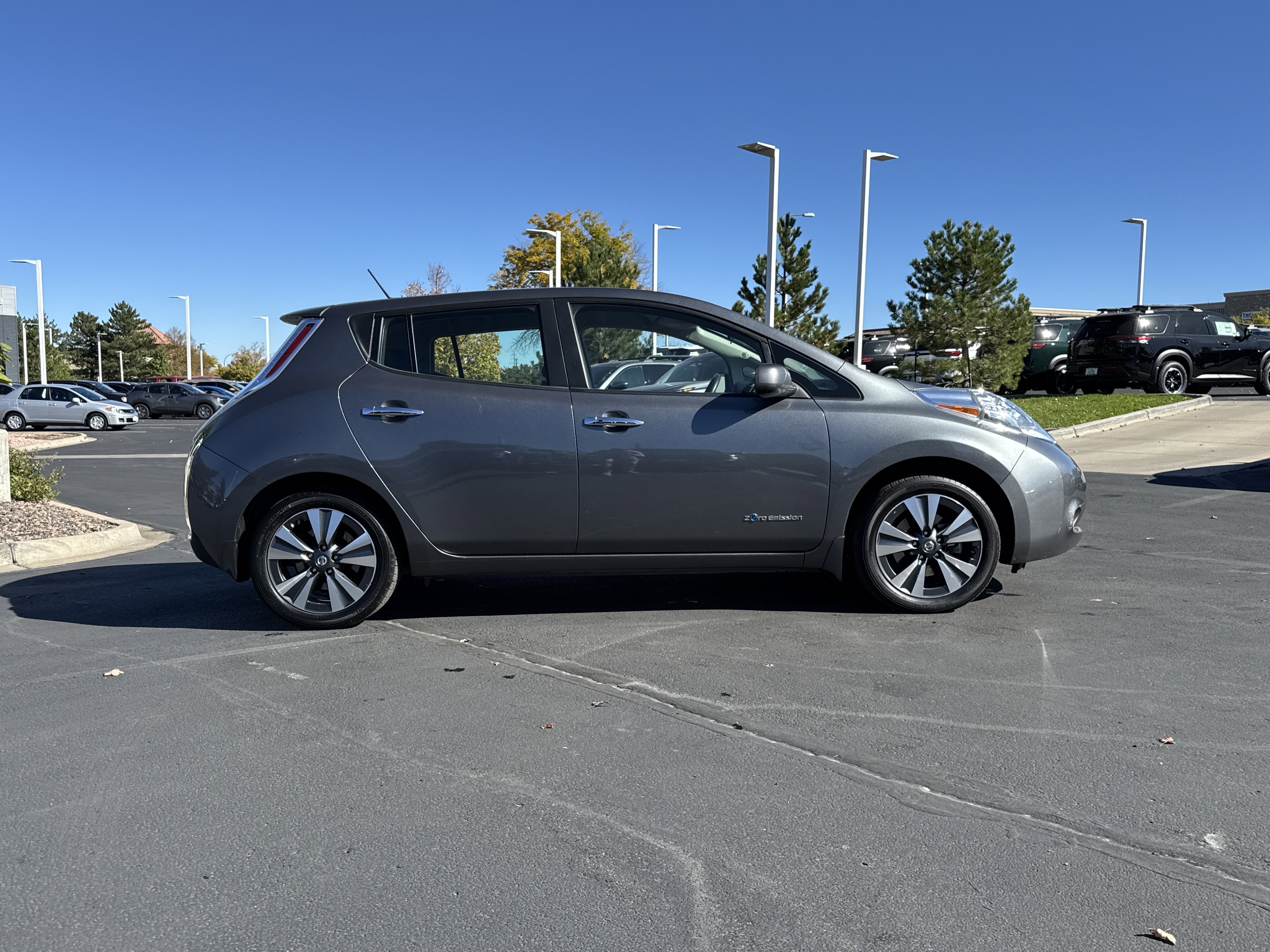 Used 2017 Nissan LEAF SV with VIN 1N4BZ0CP0HC306199 for sale in Lakewood, CO
