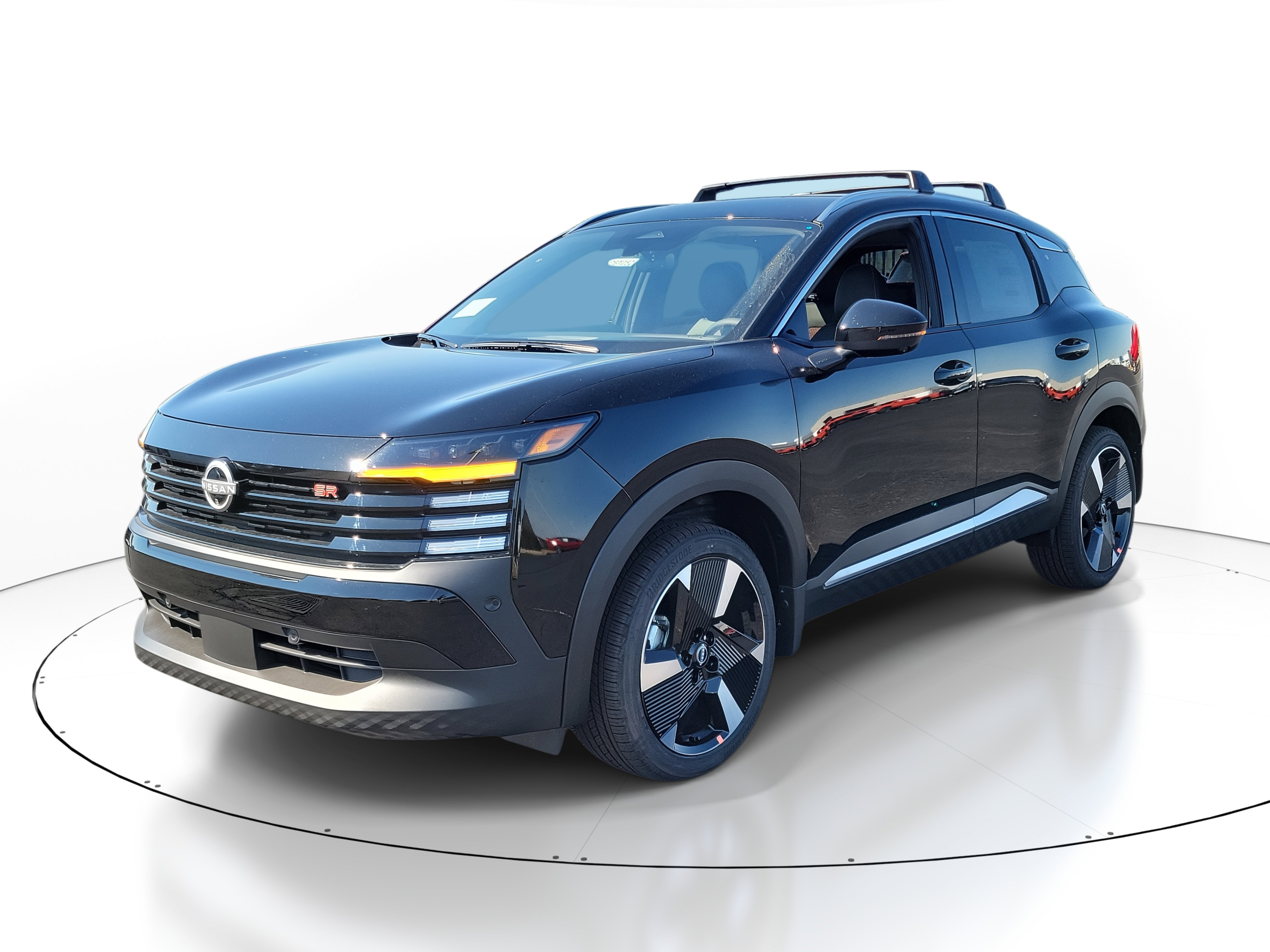 2026 Nissan Kicks SR photo 2