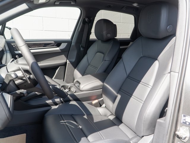 2026 Porsche Cayenne E-Hybrid photo 4