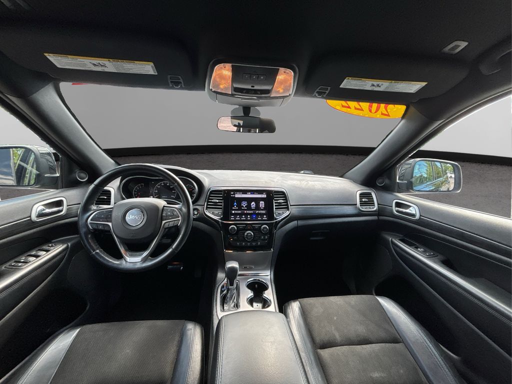 2021 Jeep Grand Cherokee Laredo X photo 25