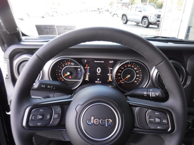 2023 Jeep Gladiator Sport photo 32