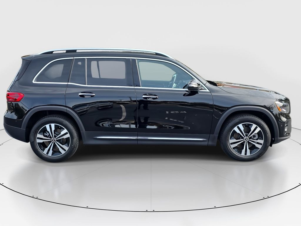 2025 Mercedes Benz GLB 250 photo 4