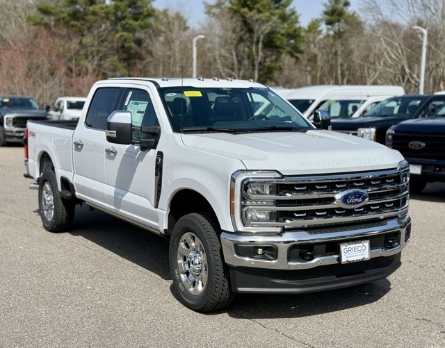 2025 Ford F-350 Super Duty Lariat's photo