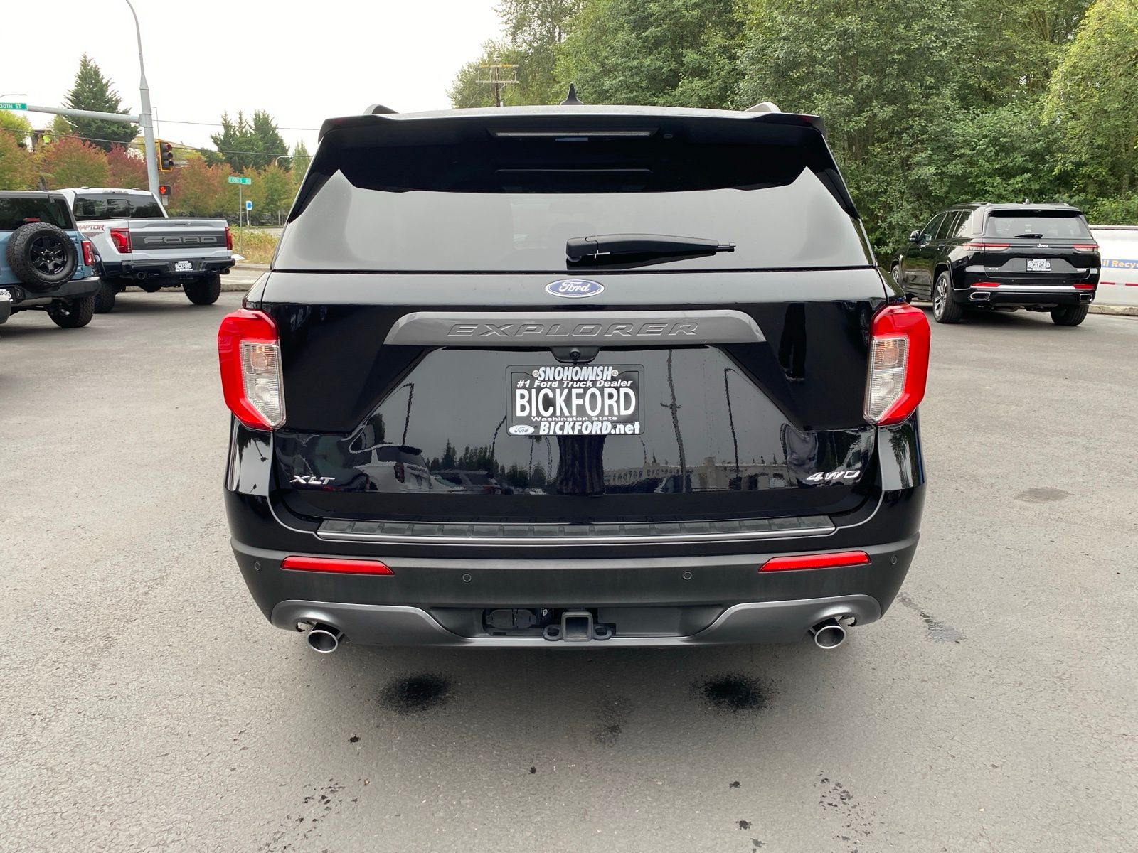 2022 Ford Explorer XLT photo 3