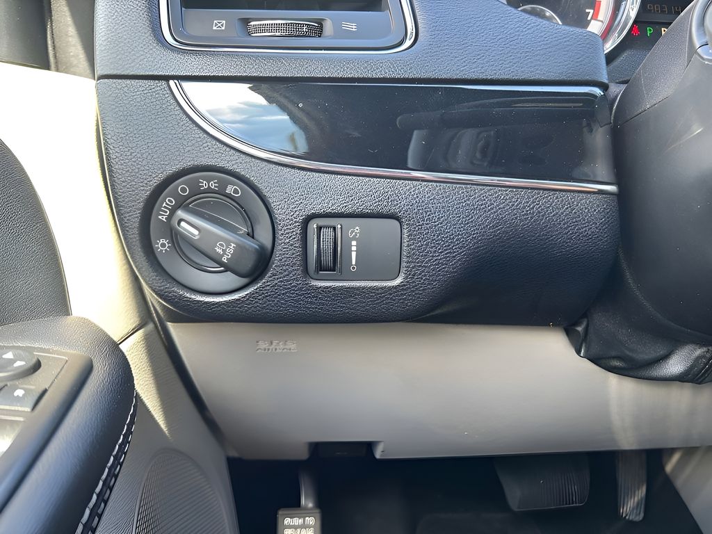 2019 Dodge Grand Caravan SXT photo 17