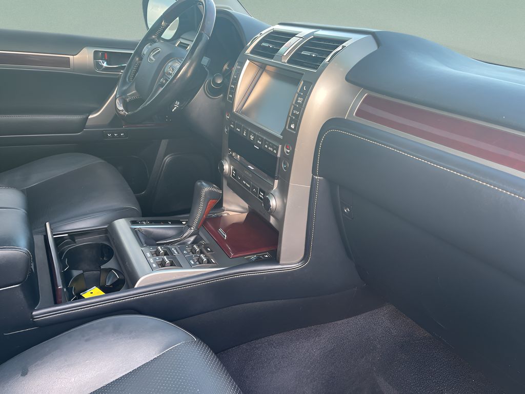 2019 Lexus GX 460 Luxury photo 11