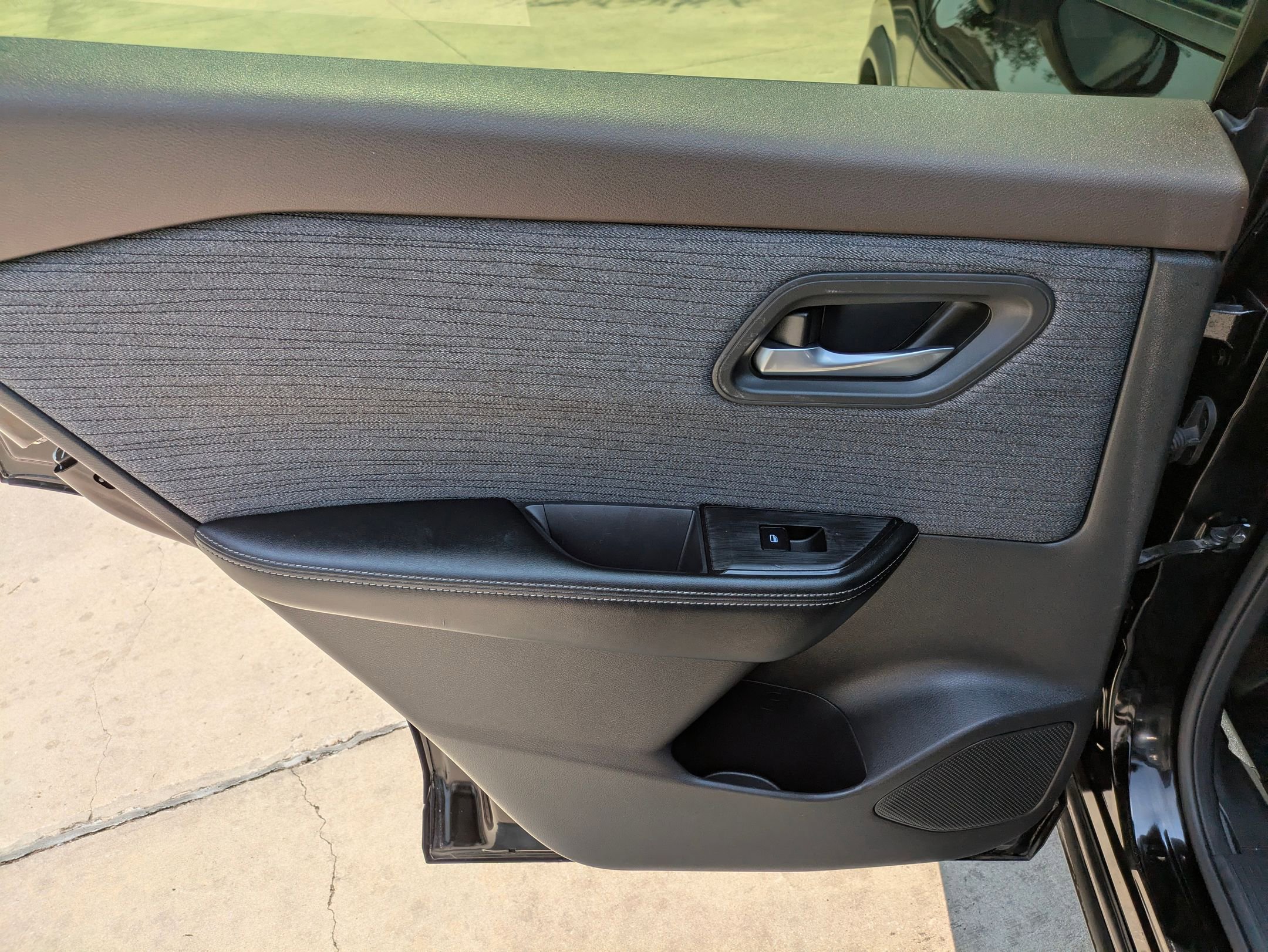 2023 Nissan Rogue SV photo 13