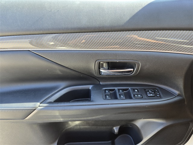 2020 Mitsubishi Outlander SEL photo 20