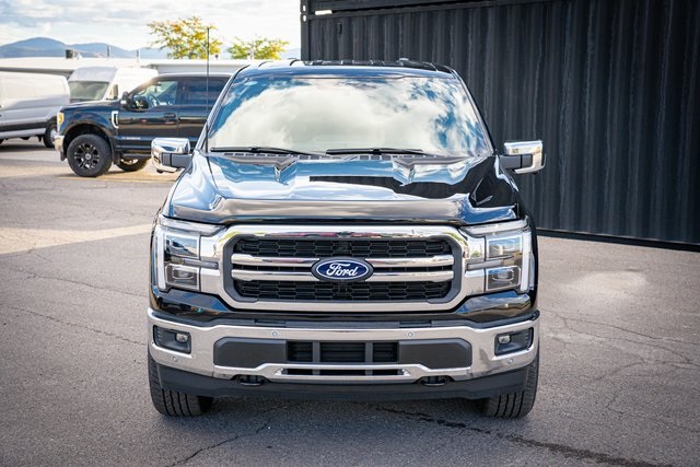 2025 Ford F-150 Lariat photo 2