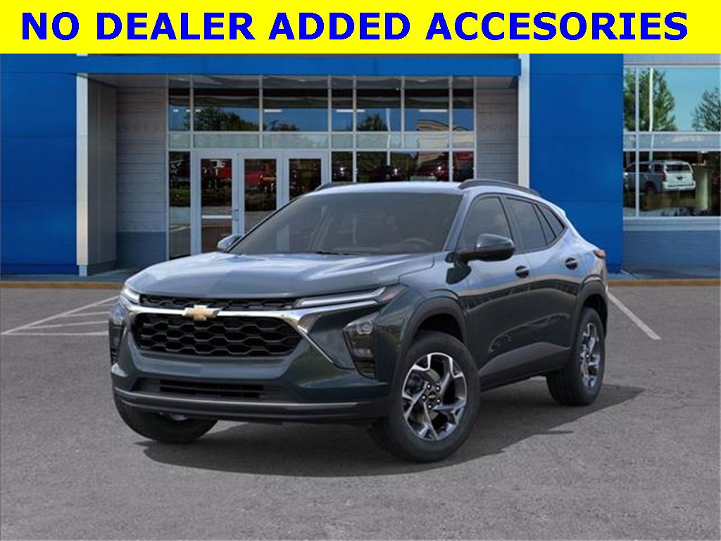 2025 Chevrolet Trax LT photo 5